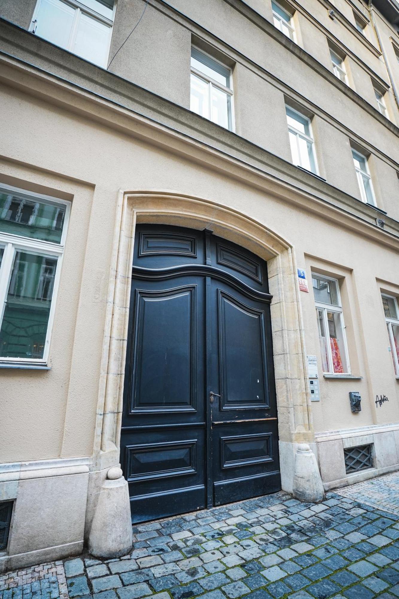 Elegant & Stylish Center Apartments! Praha